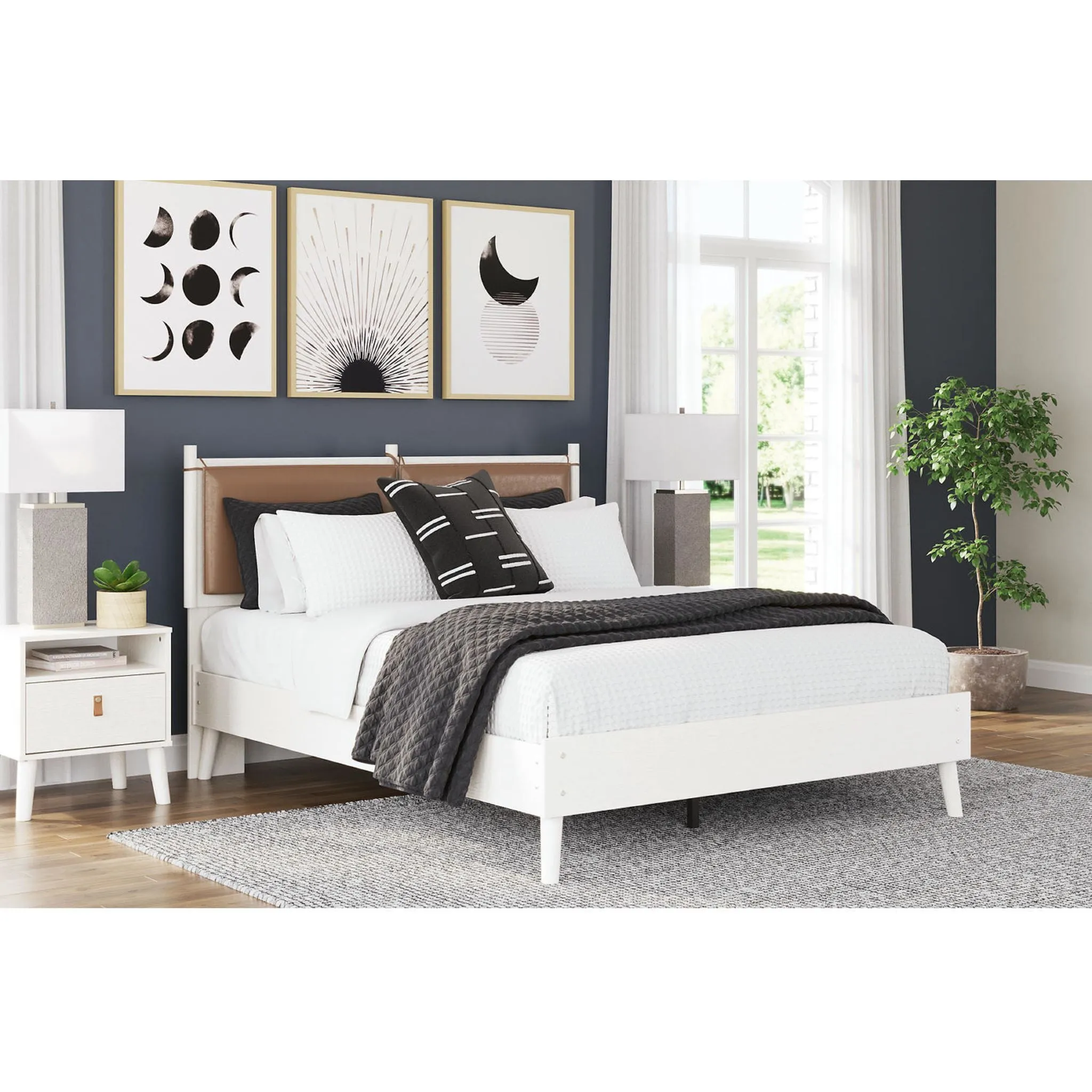 Aprilyn Queen Panel Bed