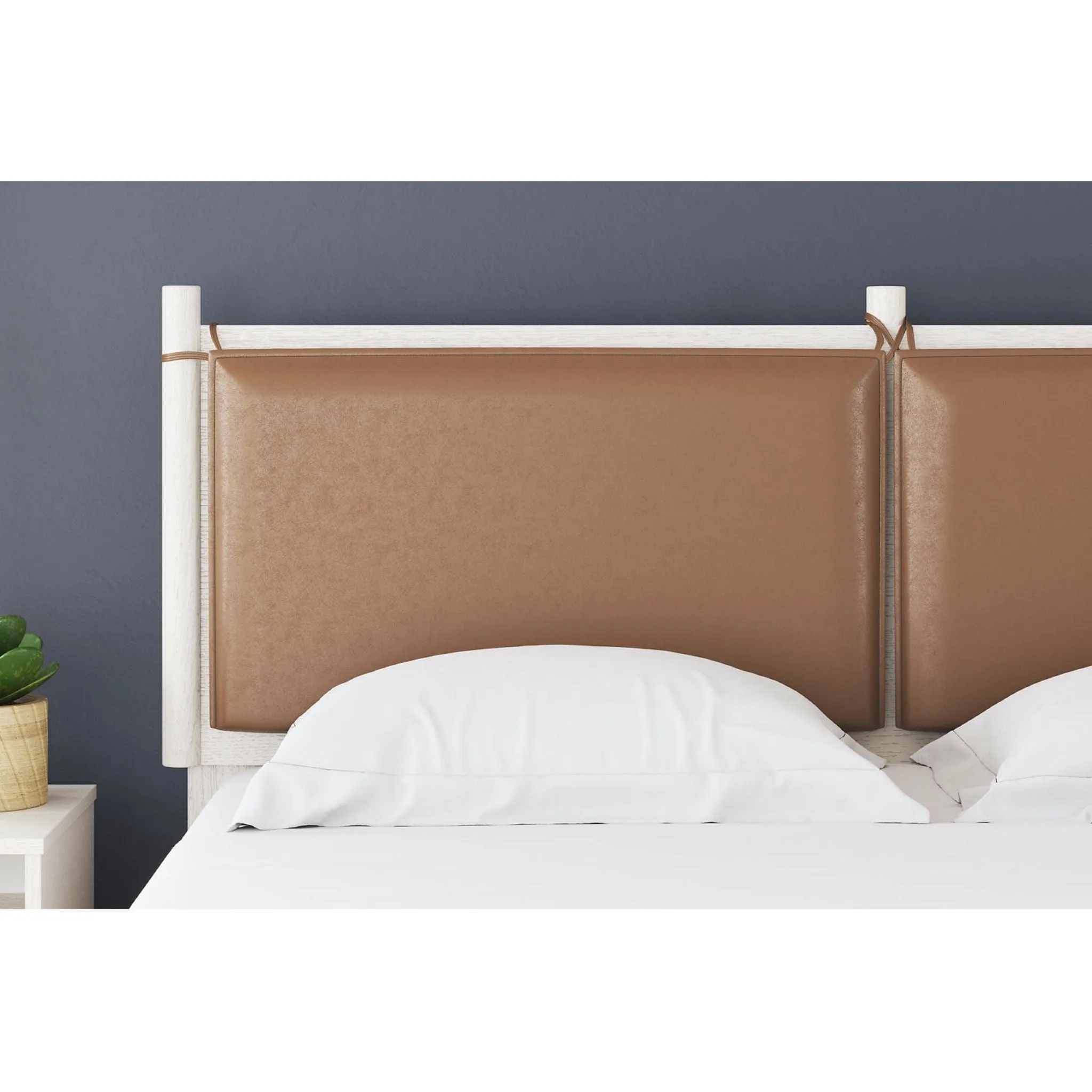 Aprilyn Queen Panel Bed