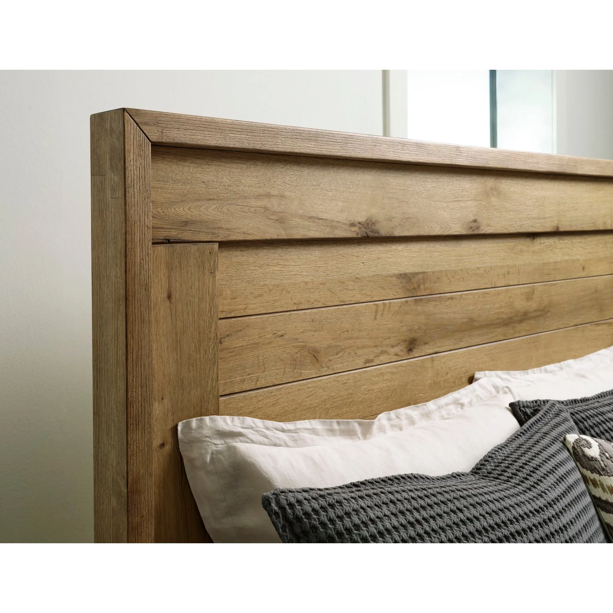 Galliden Panel Bed