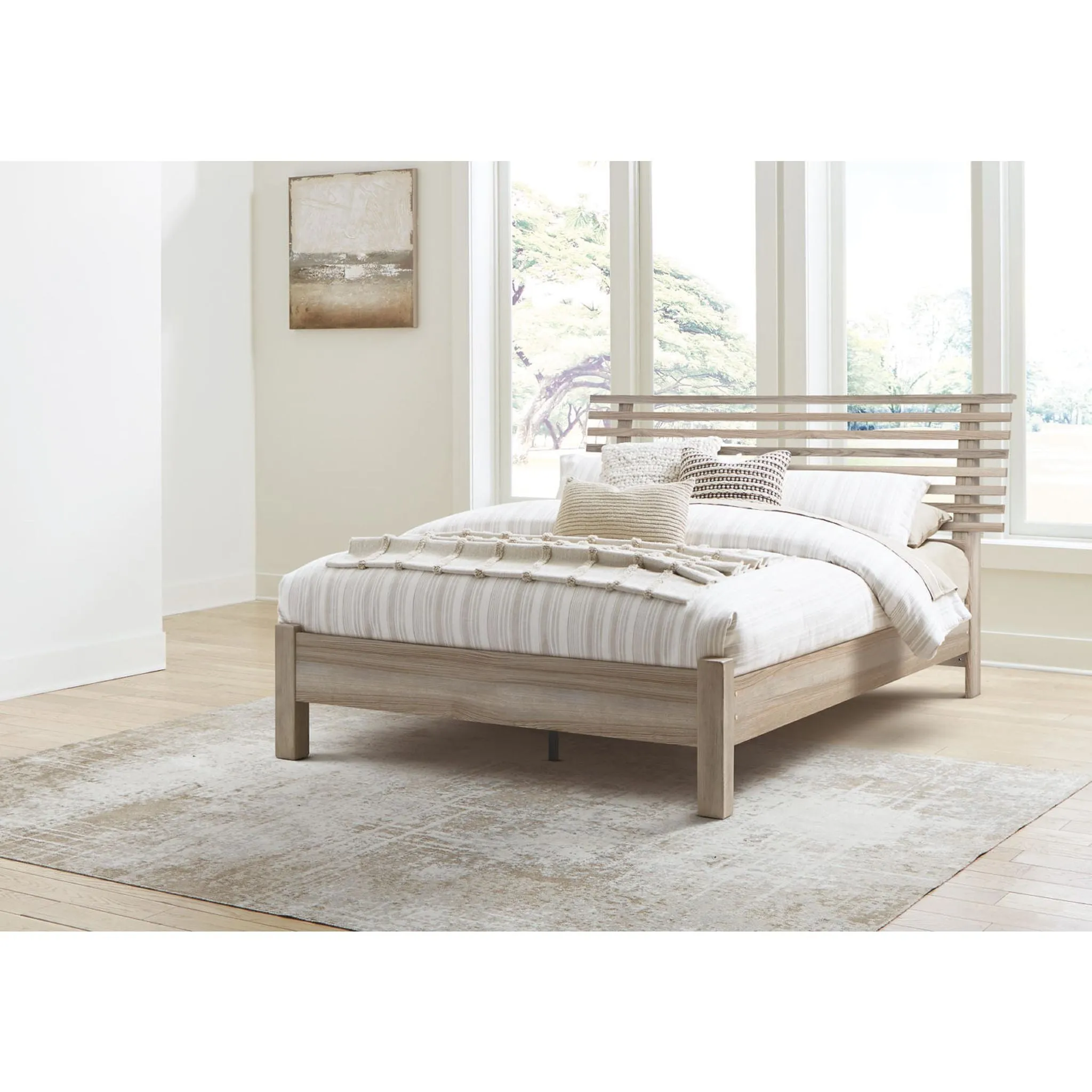 Hasbrick Queen Slat Panel Bed