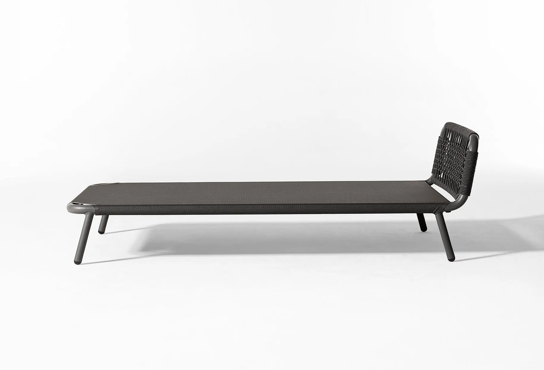 Noa Open Air Lounge Bed