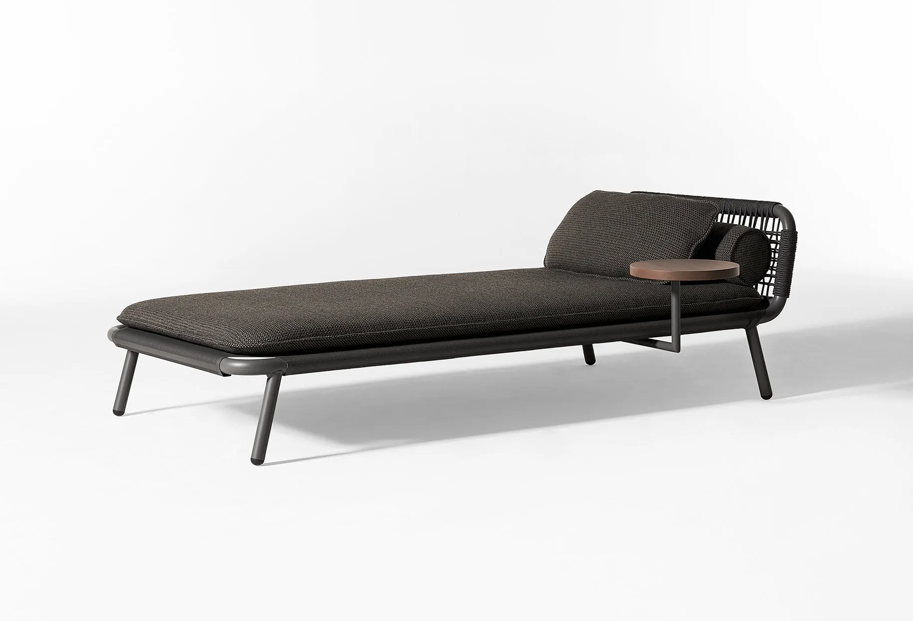 Noa Open Air Lounge Bed