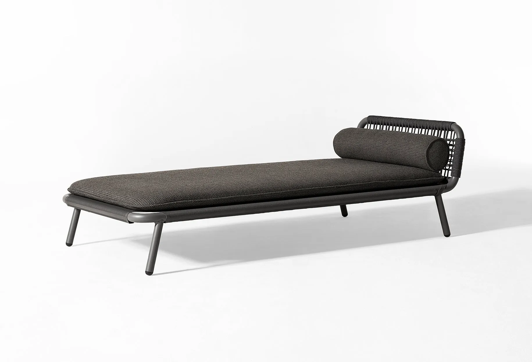 Noa Open Air Lounge Bed