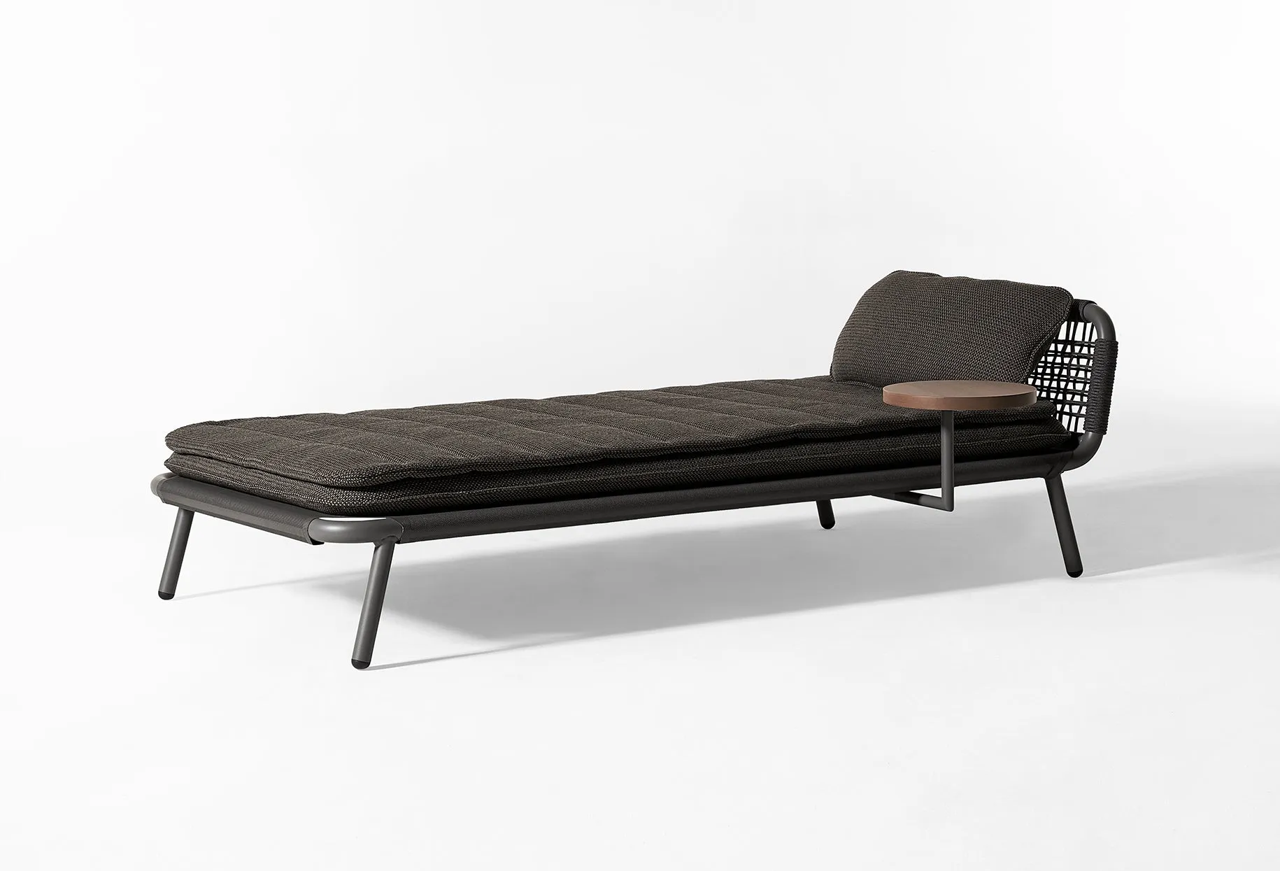 Noa Open Air Lounge Bed