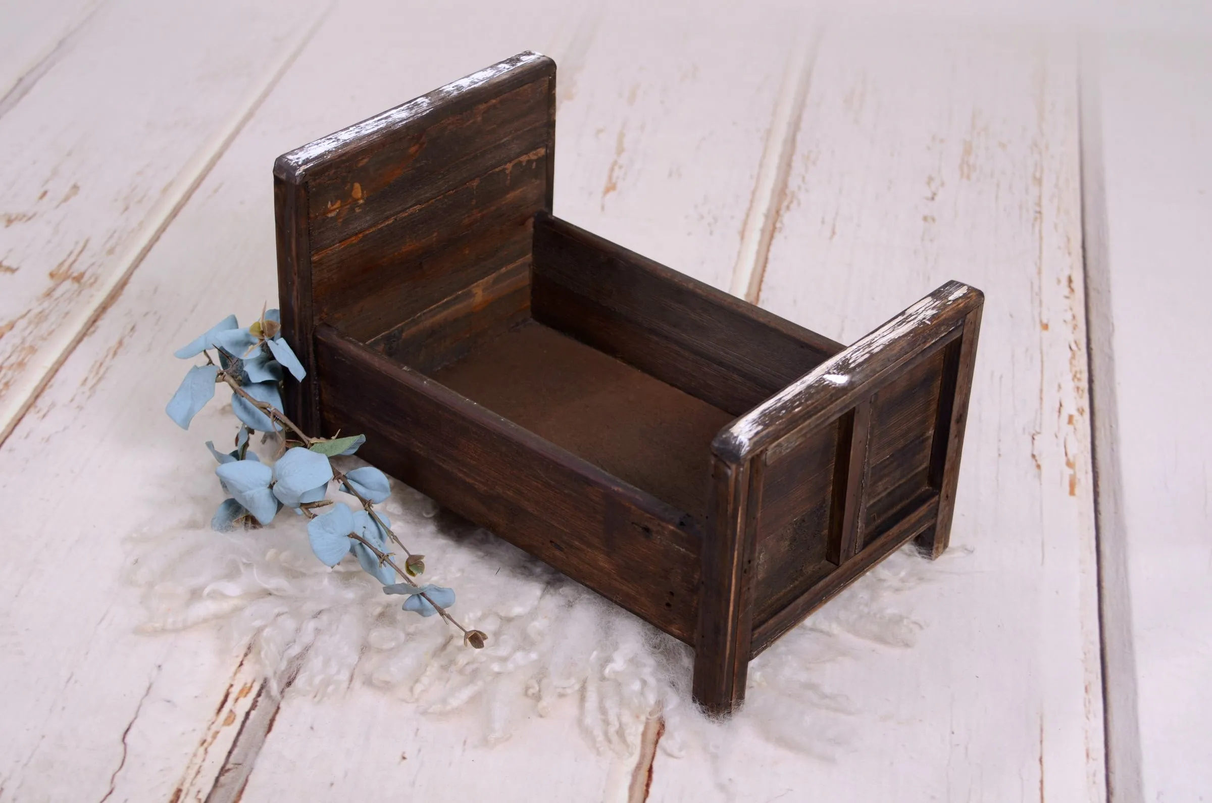 Rustic Bed - Acacia