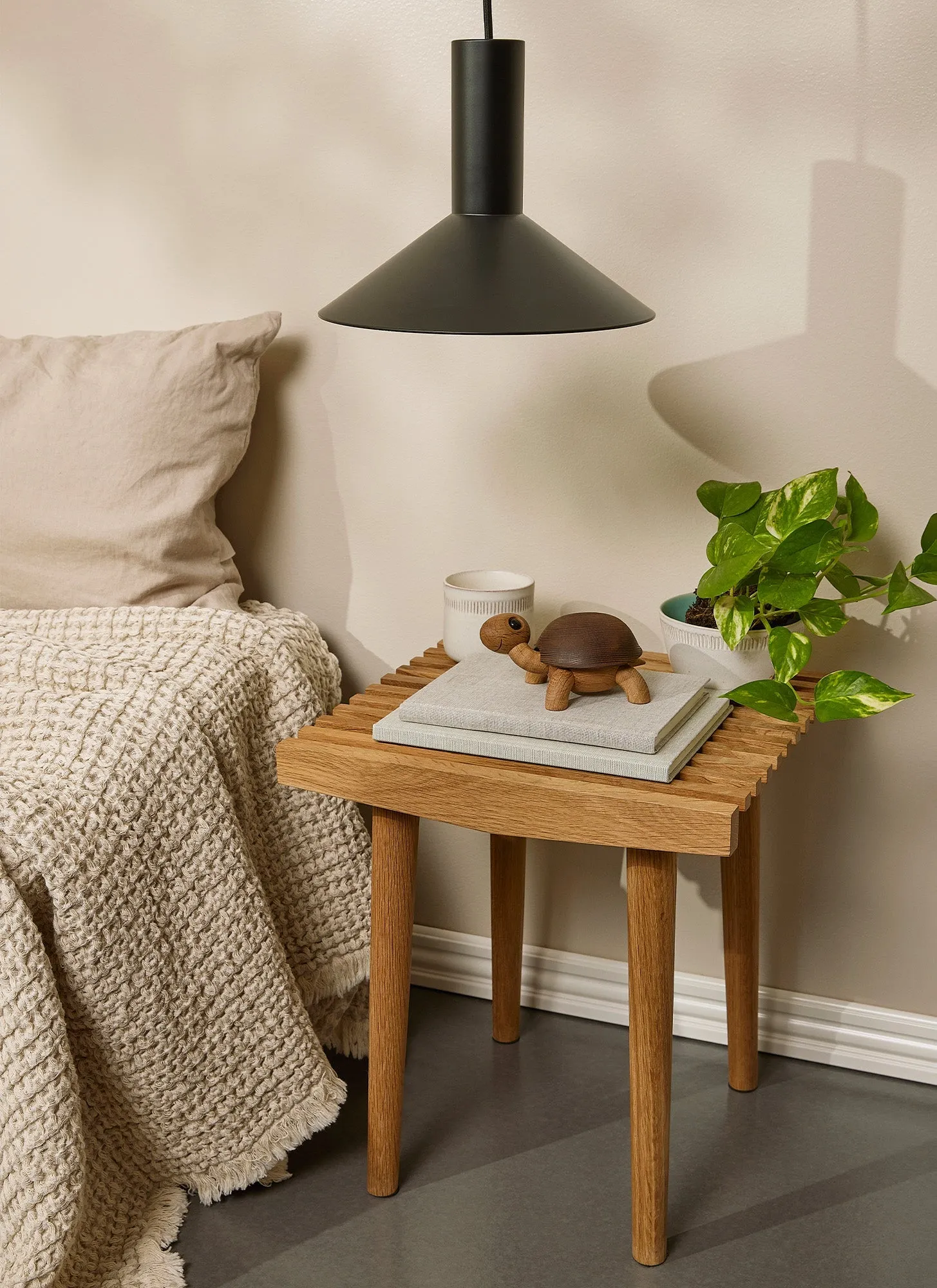 Uno Ora stool in Teak